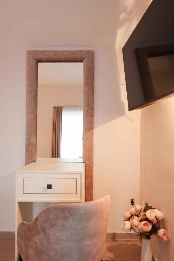 Castello Exclusive Rooms With Breakfast - By Ta Leut Agency Privlaka  Bagian luar foto